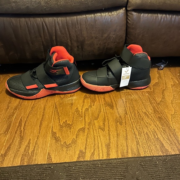 Boy's👦🏻Running🏃♂️,Basketball🏀Or Tennis🎾Non-Slip Sneakers👟Sz 9 Big Kid👦🏻 - Picture 2 of 16